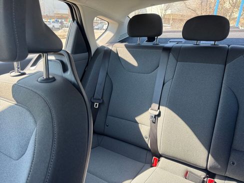 Used 2025 Kia K4 LXS image 38