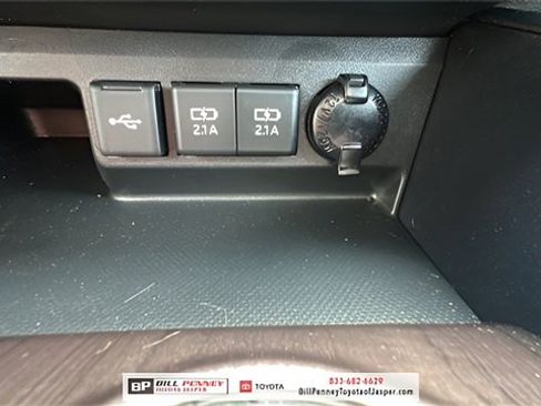 Used 2021 Toyota Highlander Limited image 22