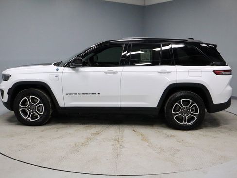 Used 2022 Jeep Grand Cherokee Trailhawk image 10