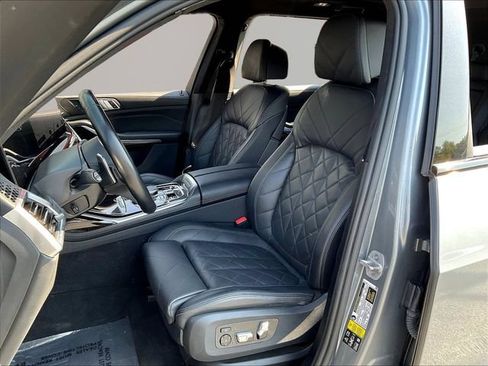 Used 2024 BMW X7 xDrive40i w/ M Sport Package AWD/4WD image 22