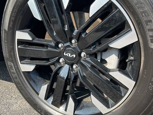 Used 2024 Kia Telluride SX Prestige image 9