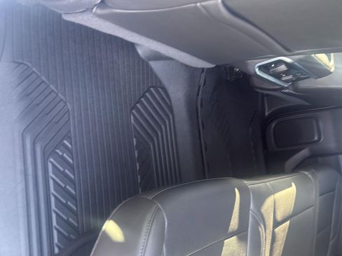 Used 2020 Chevrolet Silverado 1500 LTZ w/ LTZ Premium Package image 18