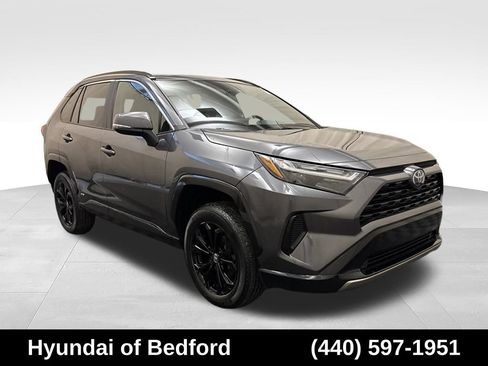 Used 2023 Toyota RAV4 SE w/ Convenience Package AWD/4WD image 3