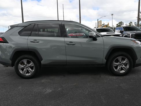 Used 2022 Toyota RAV4 XLE image 11
