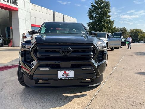 New 2025 Toyota Tacoma SR5 image 3
