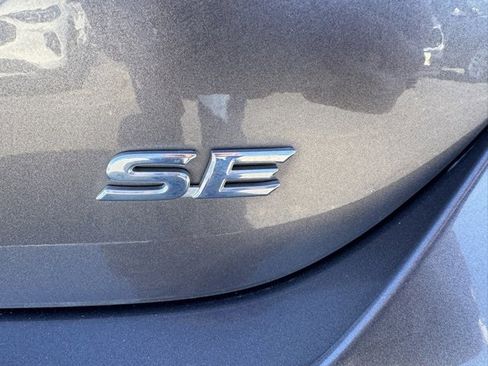 Used 2022 Toyota Camry SE image 32