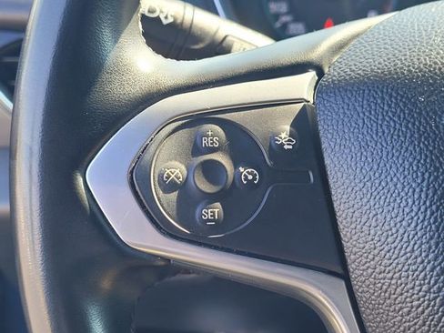 Used 2023 Chevrolet Traverse LT FWD image 15