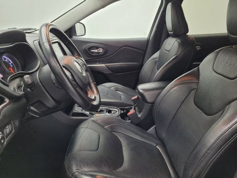 Used 2019 Jeep Cherokee Limited FWD image 17