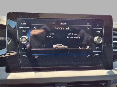 Used 2025 Volkswagen Jetta SE w/ Sunroof Package FWD image 7