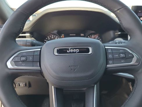 Used 2025 Jeep Compass Limited AWD/4WD image 23