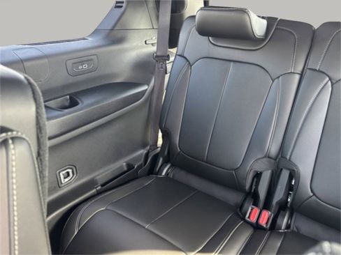 New 2025 Jeep Grand Cherokee L Limited image 23