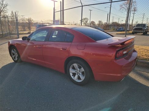 Used 2012 Dodge Charger SE image 12