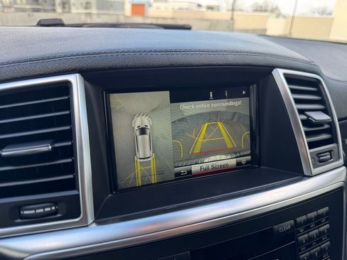 Used 2016 Mercedes-Benz GL 550 4MATIC image 16