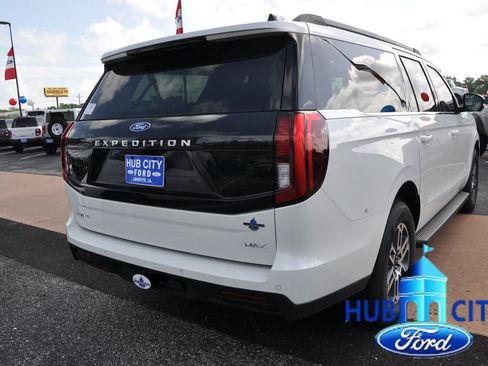 New 2026 Ford Expedition Max Active RWD image 5