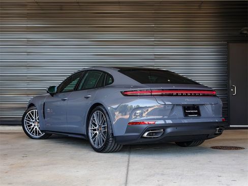 New 2025 Porsche Panamera 4 image 3