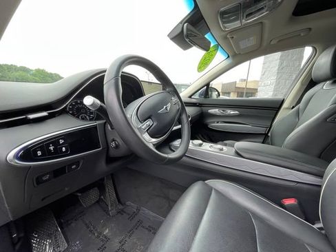 Used 2024 Genesis GV70 2.5T w/ Advanced Package AWD/4WD image 11