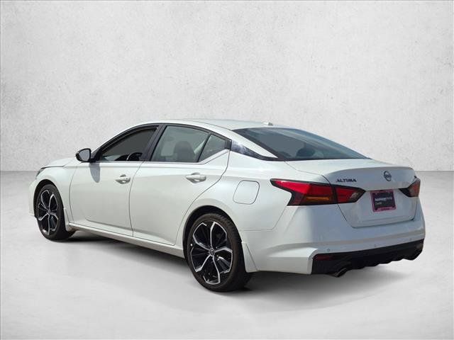 Used 2024 Nissan Altima 2.5 SR FWD image 7