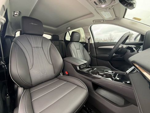 Used 2025 Buick Envision Avenir image 33