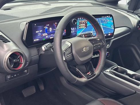 Used 2024 Chevrolet Equinox EV RS FWD image 19