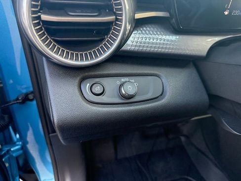 New 2025 Chevrolet Trax ACTIV w/ Sunroof Package image 26