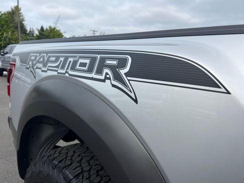 Used 2019 Ford F150 Raptor w/ Equipment Group 802A Luxury image 10