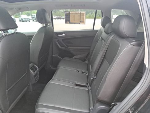 Used 2019 Volkswagen Tiguan SE FWD image 14