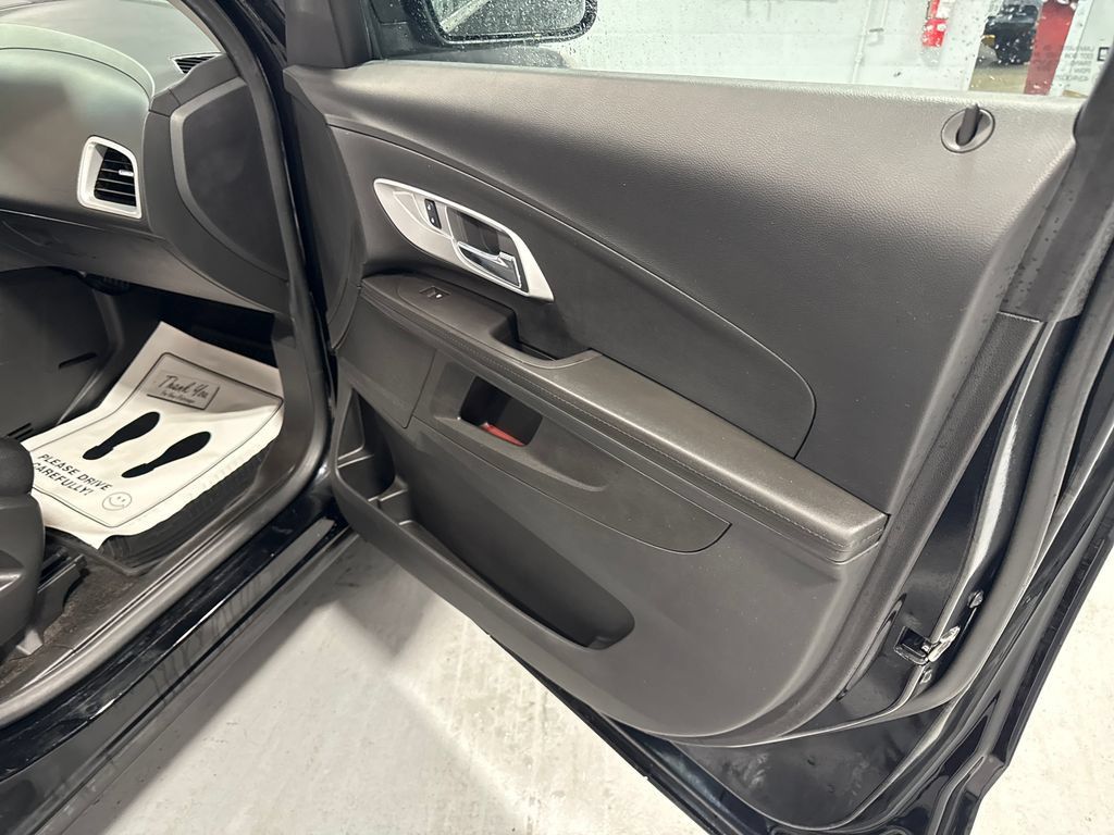 Used 2016 Chevrolet Equinox LS FWD image 33