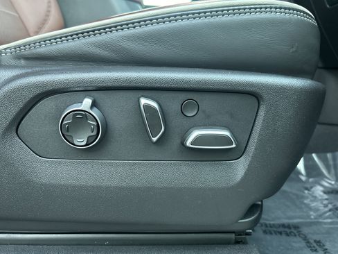 Used 2025 GMC Sierra 2500 Denali Ultimate w/ Max Trailering Package image 28