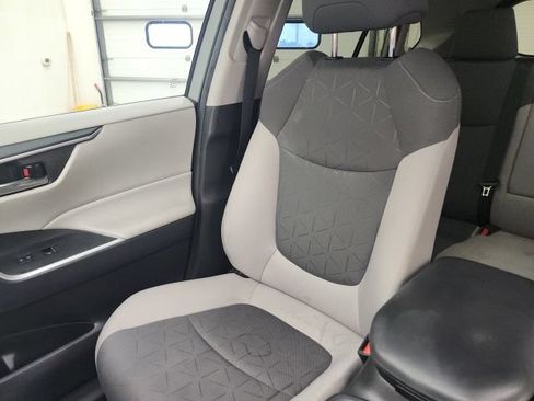 Used 2023 Toyota RAV4 XLE w/ Convenience Package FWD image 15