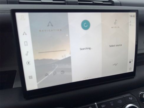 Used 2025 Land Rover Defender 110 S image 56