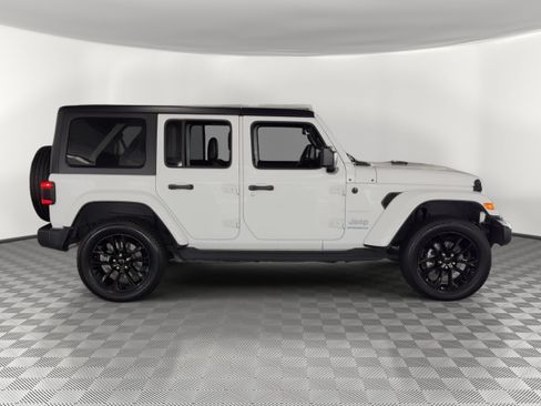 Used 2023 Jeep Wrangler Unlimited Sahara AWD/4WD image 8