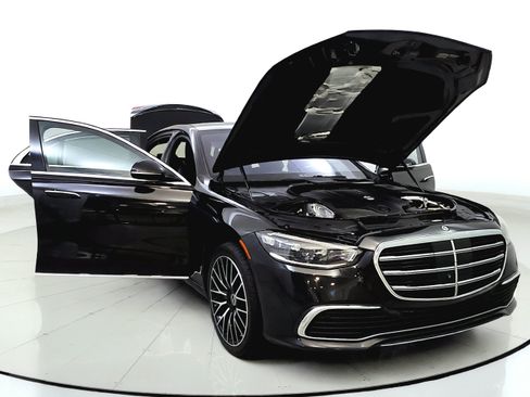 Used 2023 Mercedes-Benz S 500 4MATIC image 9