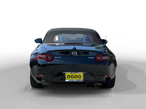 New 2026 MAZDA MX-5 Miata Club w/ Interior Package RWD image 4
