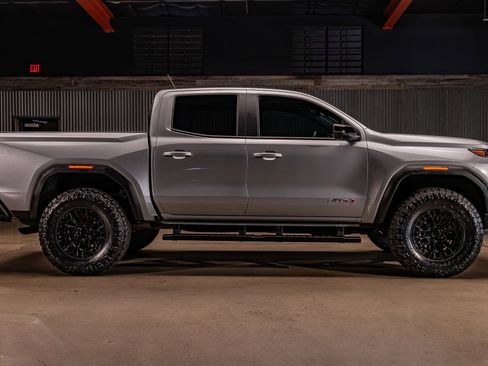 Used 2026 GMC Canyon AT4 w/ Technology Plus Package AWD/4WD image 11