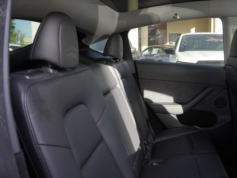 Used 2023 Tesla Model Y Long Range image 16