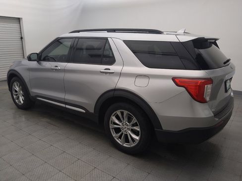 Used 2020 Ford Explorer XLT w/ Equipment Group 202A RWD image 3