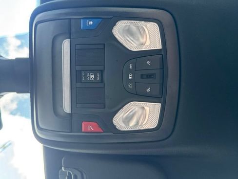 Used 2023 RAM 1500 Big Horn AWD/4WD image 35