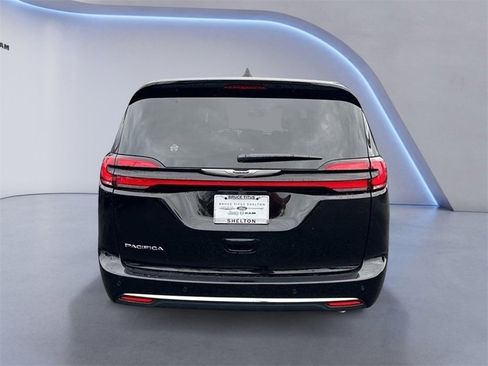 New 2025 Chrysler Pacifica Select w/ Uconnect Theater Family Group image 6