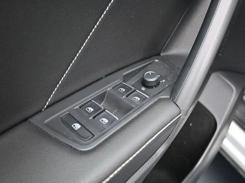Used 2023 Volkswagen Tiguan SE R-Line AWD/4WD image 12