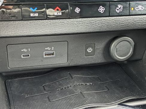 Used 2024 Mitsubishi Outlander SEL FWD image 31