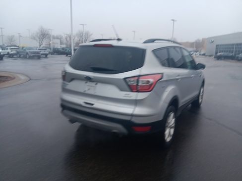 Used 2018 Ford Escape SE image 7