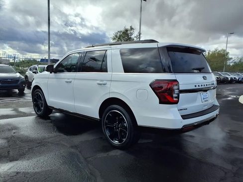 Used 2023 Ford Expedition Limited image 12