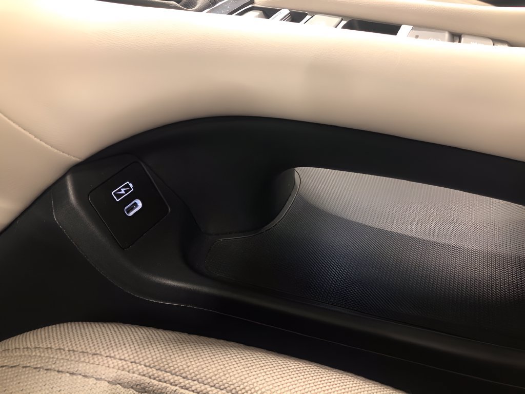 Used 2025 Honda HR-V LX image 12