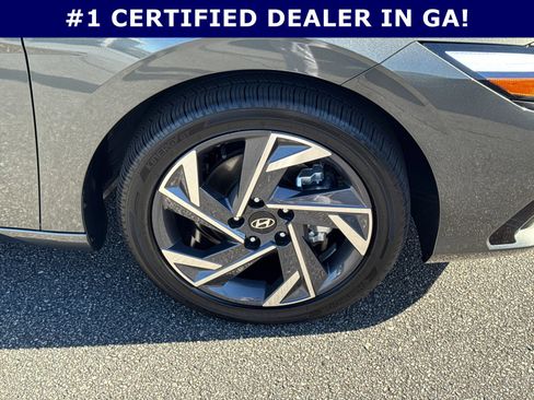 Certified 2025 Hyundai Elantra Limited image 12
