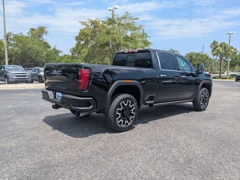 New 2026 GMC Sierra 2500 Denali w/ Denali Reserve Package AWD/4WD image 3