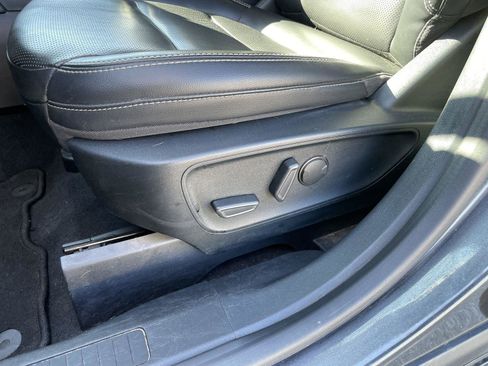 Used 2020 Ford Escape SE Sport image 11