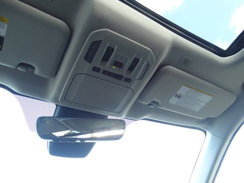 New 2025 Toyota Highlander Limited image 25