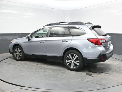 Used 2019 Subaru Outback 2.5i Limited AWD/4WD image 4