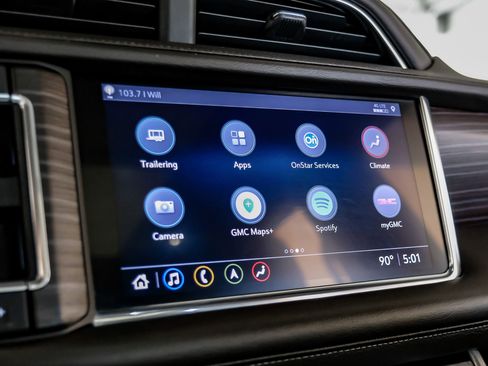 Used 2021 GMC Yukon Denali w/ Denali Premium Package image 28