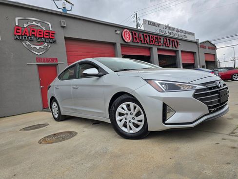 Used 2020 Hyundai Elantra SE w/ Cargo Package (C1) FWD image 4